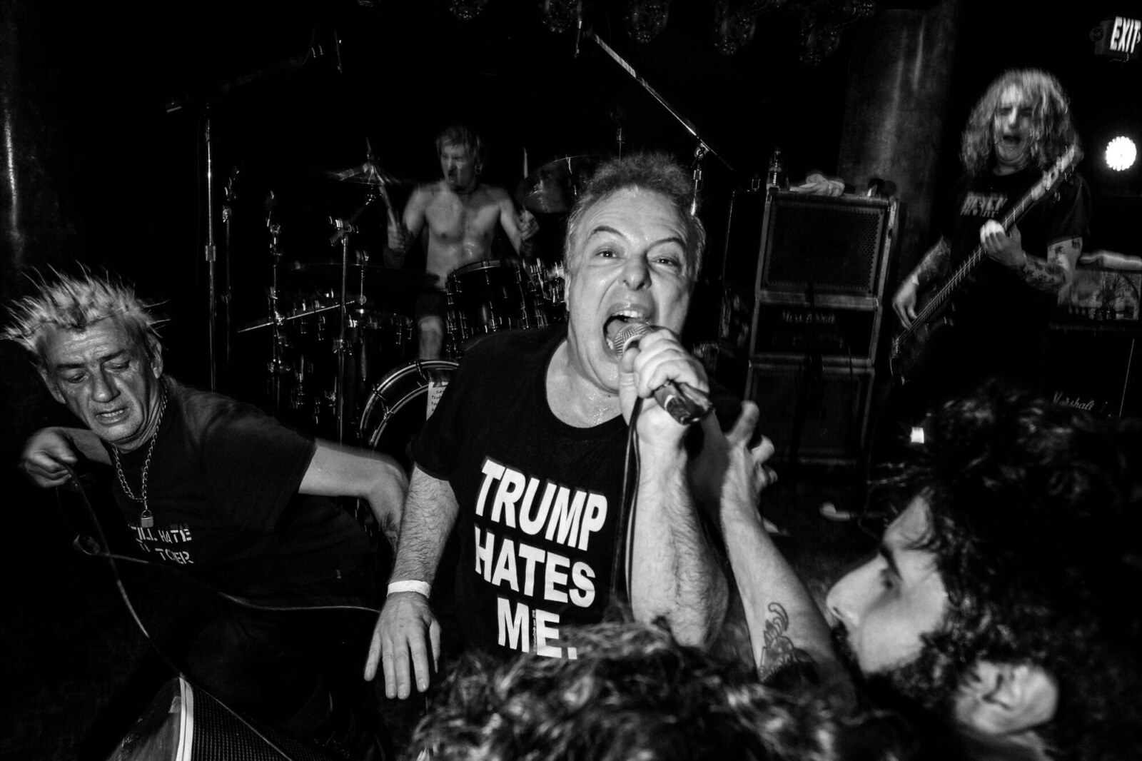 Jello Biafra - Blunder Blubber: listen with lyrics